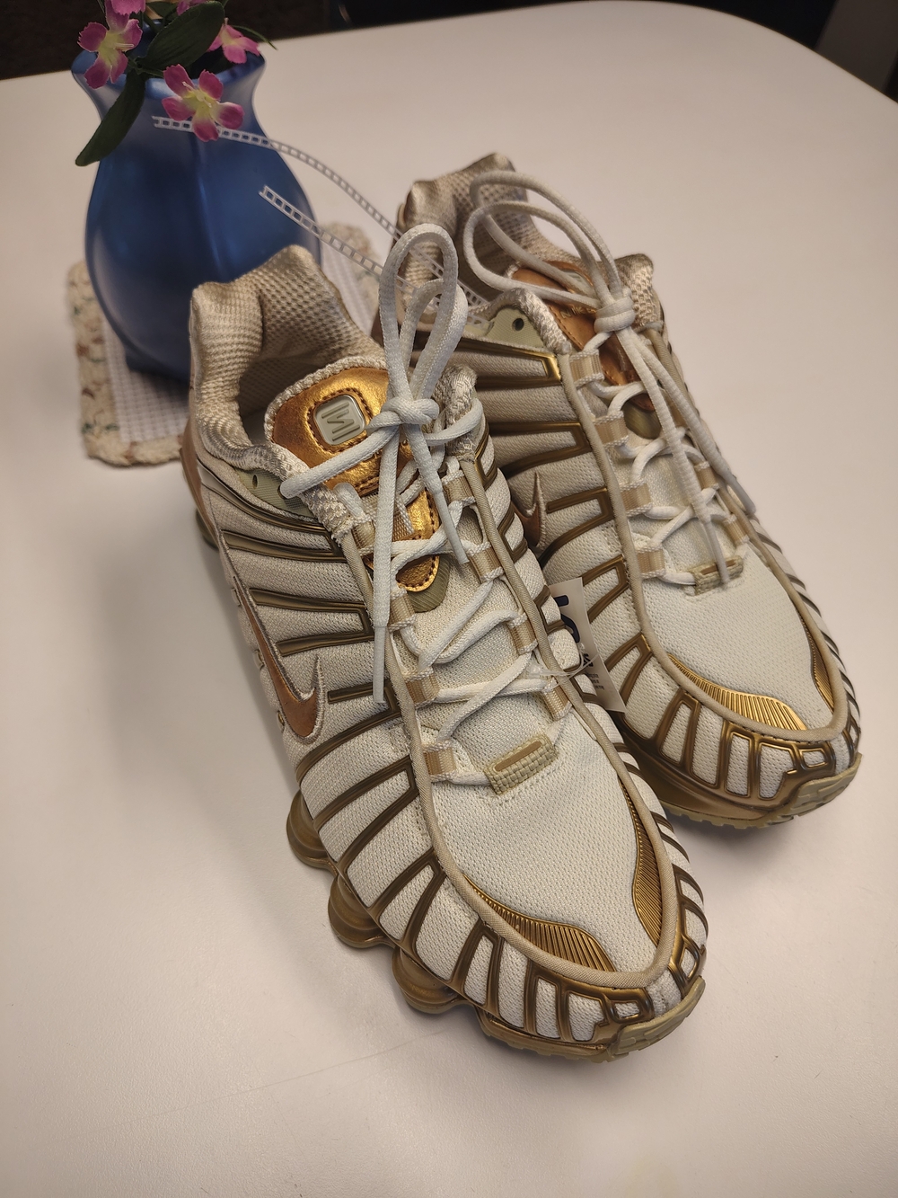 Nike White and Gold Women's Running Sneakers Size 8.5